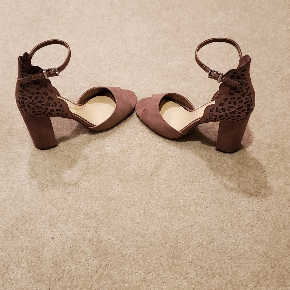 NWOT Jessica Simpson block heels in mauve suede